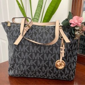 Michael Kors, Signature Print, Medium Tote Bag